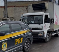 PRF frustra tentativa de roubo de carga e apreende arma na BR-040