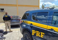 PRF intercepta motorista com droga e carro “clonado” na Dutra