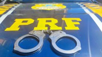 PRF prende passageiro de veículo adulterado com mandado de prisão na Ponte Rio-Niterói