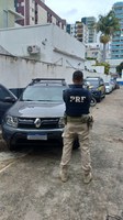 Veículo roubado no Rio é recuperado pela PRF na BR-101, em Campos dos Goytacazes