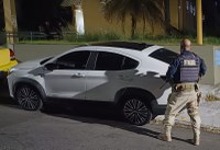 Homem é detido com veículo roubado no Rio de Janeiro