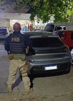 PRF recupera veículo roubado em Belford Roxo