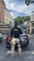 PRF recupera veículo roubado em Niterói