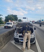 Homem é preso com carro clonado na Dutra
