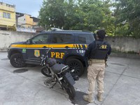 Na Dutra, PRF recupera motocicleta adulterada