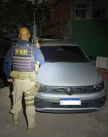 No RJ, PRF recupera veículo roubado em setembro deste ano