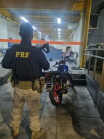 Na Pavuna, PRF recupera veículo clonado