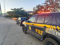 PRF apreende veículo com cerca de R$ 24 mil em multas, na Ponte Rio-Niterói
