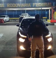 PRF recupera carro clonado em Seropédica