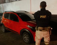PRF recupera veículo furtado em Campos dos Goytacazes
