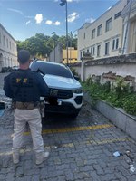 PRF recupera veículo clonado na Ponte Rio-Niterói