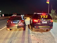 Na Rio-Santos, PRF recupera carro clonado