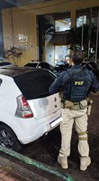 PRF recupera carro clonado no Rio