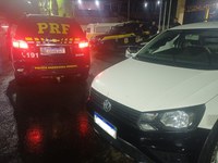 Em Duque de Caxias, PRF recupera automóvel furtado