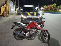 PRF recupera motocicleta adulterada na BR-040, em Duque de Caxias
