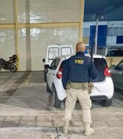 PRF recupera veículo furtado no Rio de Janeiro