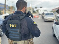 PRF resgata criança em situação de vulnerabilidade na Baixada Fluminense