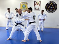 Royce Gracie ministra seminário de jiu-jitsu para policiais rodoviários federais no RJ