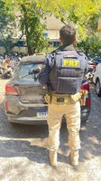 Em Nova Iguaçu, PRF recupera veículo furtado