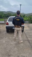 Em Rio Bonito, PRF recupera veículo com registro de furto