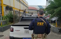 Na Pavuna, PRF intercepta veículo “clonado”