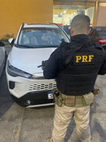 Na Serra das Araras, PRF recupera veículo com registro de roubo