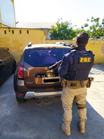 PRF recupera veículo roubado na Via Dutra em Nova Iguaçu