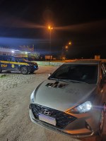 Dupla com arma de fogo é detida pela PRF na BR-101, em Casimiro de Abreu