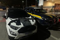 Na BR-101, PRF apreende arma de fogo com motorista em um carro roubado