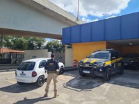 Na Dutra, PRF recupera veículo com registro de furto que circulava como "clone"