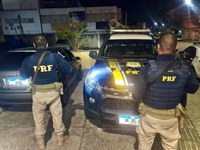 PRF prende trio por assalto e recupera veículo com registro de roubo na Zona Norte do Rio