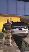 PRF recupera carro roubado na região metropolitana do Rio