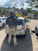 Em São João de Meriti, PRF apreende veículo adulterado