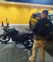 No Rio de Janeiro, PRF apreende motocicleta adulterada