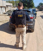 PRF apreende veículo com placa adulterada em Itaboraí