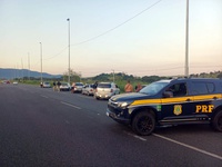 PRF realiza operação de segurança viária em Itaguaí