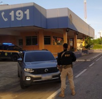 PRF recupera carro furtado na rodovia Presidente Dutra