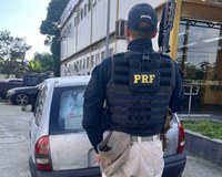 Carro furtado na Zona Norte do Rio é recuperado na Rodovia Presidente Dutra