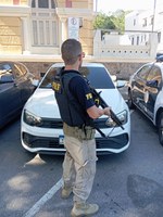 Carro roubado é recuperado em fiscalização na Ponte Rio-Niterói