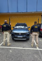 Equipes da PRF recuperam carro roubado na BR-116