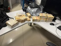 PRF apreende cerca de R$ 350 mil na Rodovia Presidente Dutra