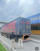 PRF recupera caminhão roubado na Zona Norte do Rio