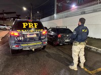 PRF recupera carro furtado na Baixada Fluminense