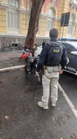 PRF recupera motocicleta clonada na BR-101, em Niterói