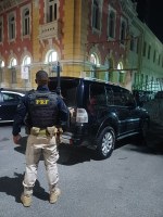 Veículo "clonado'" é recuperado por equipe da PRF em Niterói