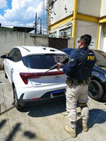 Em São João de Meriti, PRF recupera veículo