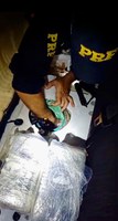 PRF, PF e PM apreendem 14 quilos de pasta base de cocaína em Casimiro de Abreu