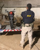 PRF e PM recuperam motocicleta roubada em Itaperuna