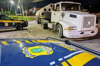 PRF recupera caminhão roubado na Pavuna