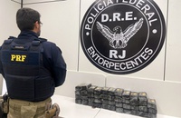 Caminhoneiro é preso transportando mais de 40 quilos de cocaína no RJ